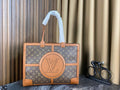 Lv purse Pre-order shipping takes 3-6 weeks