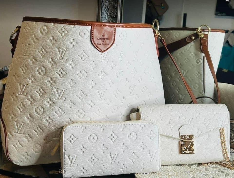 Lv bundle Pre-order shipping takes about 3-6 weeks.