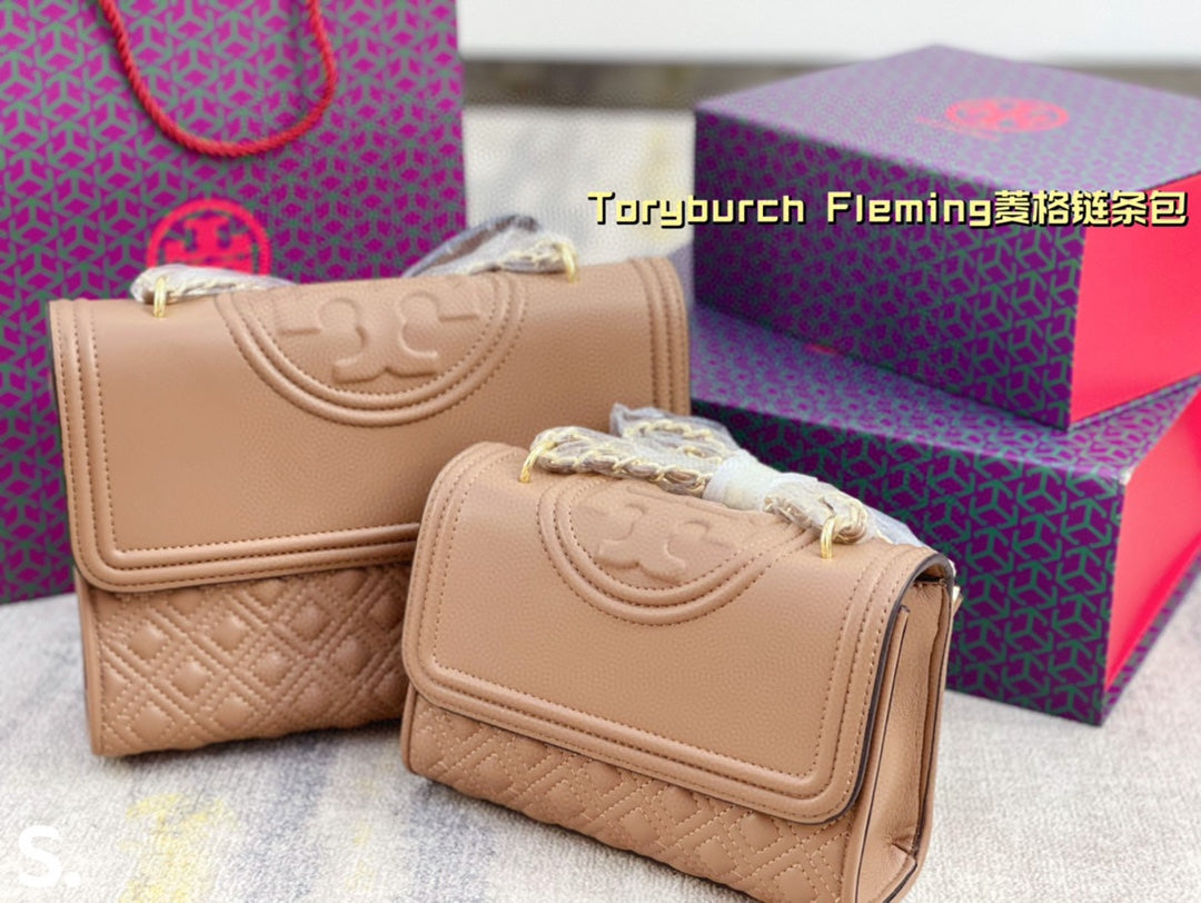 T purse pre-order shipping takes 3-6 weeks