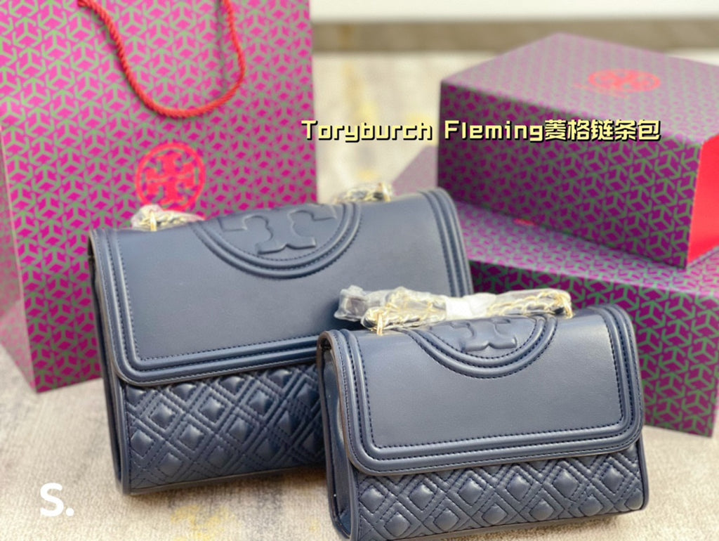 T purse pre-order shipping takes 3-6 weeks