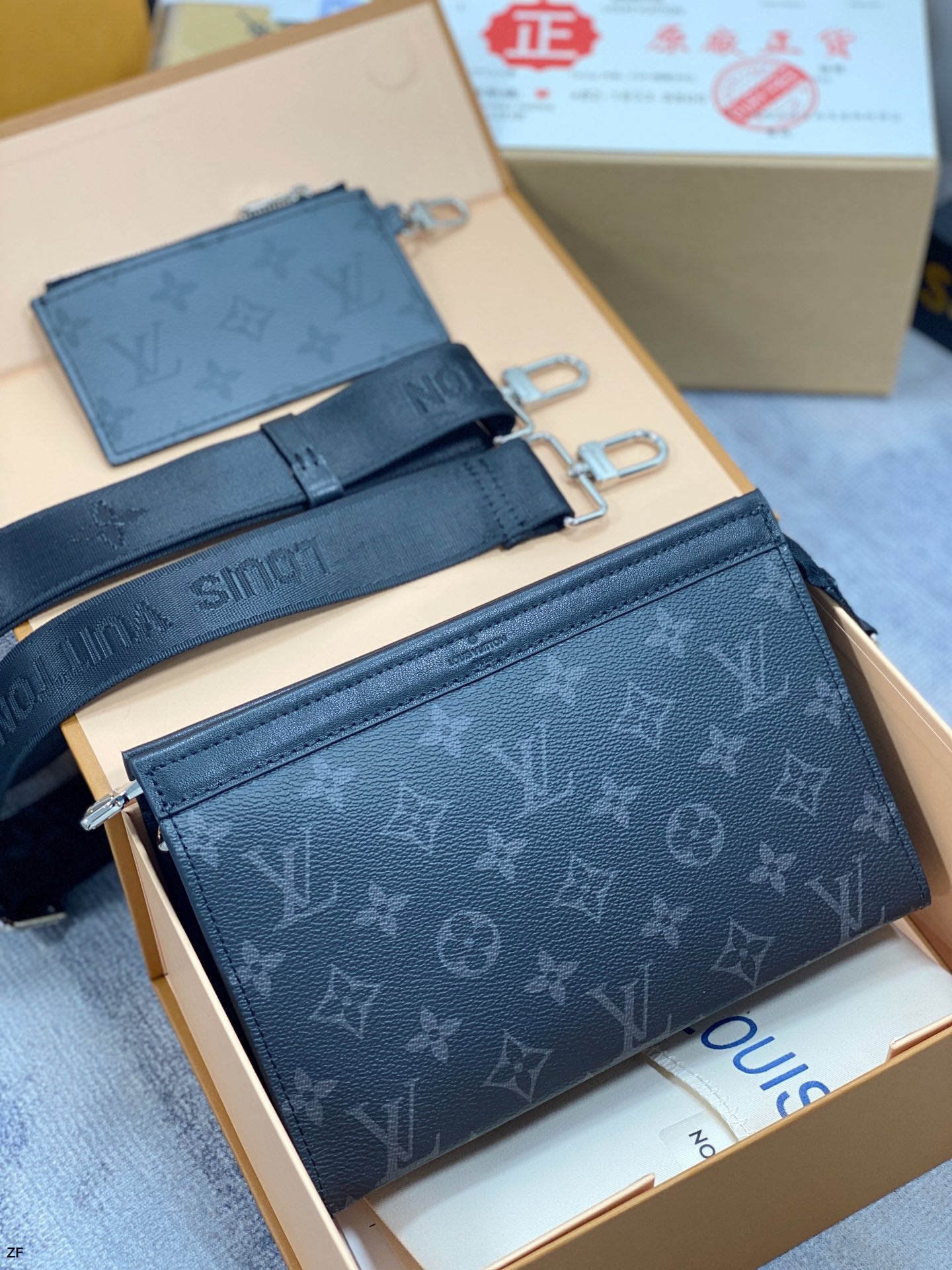 Crossbody pre-order shipping takes 3-6 weeks