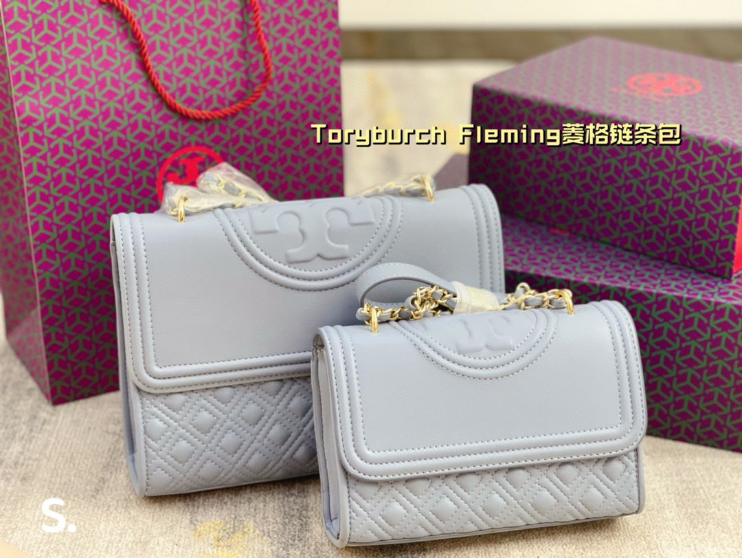 T purse pre-order shipping takes 3-6 weeks