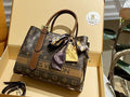 Purse pre-order shipping takes 3-6 weeks