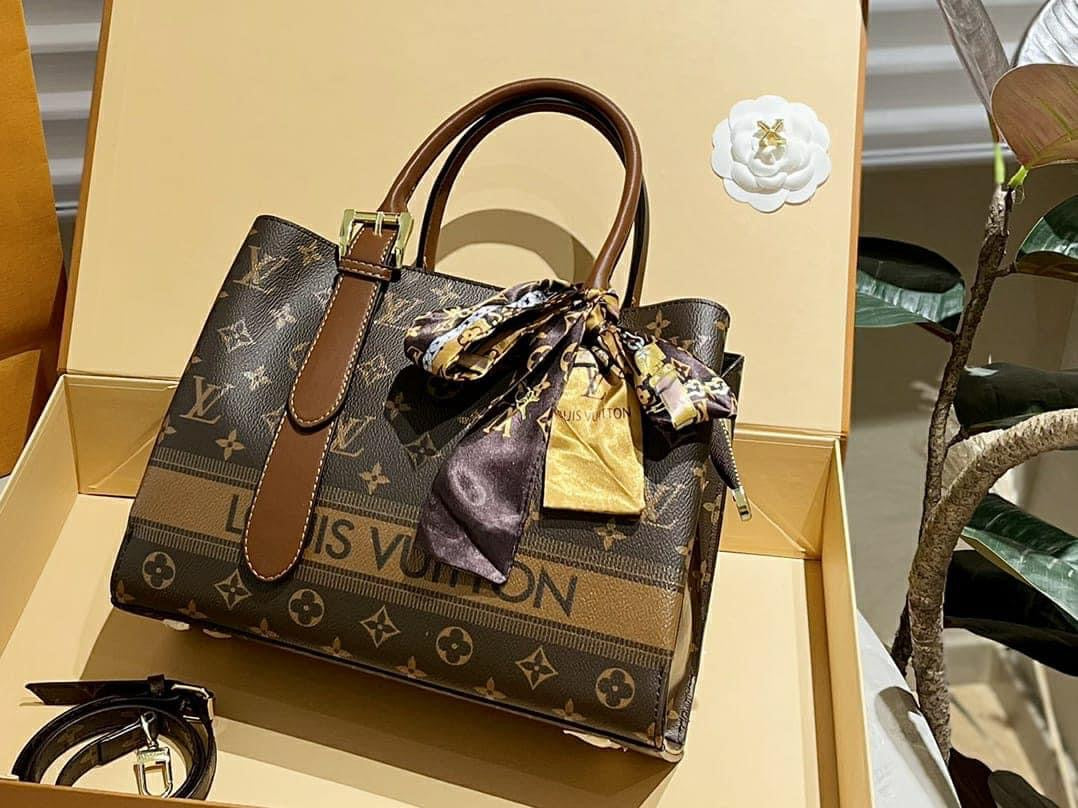 Purse pre-order shipping takes 3-6 weeks