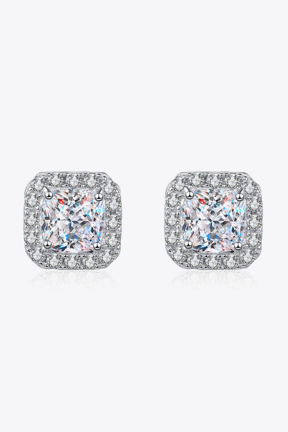 925 Sterling Silver Inlaid 2 Carat Moissanite Square Stud Earrings Pre-order shipping takes about 3-6 weeks.